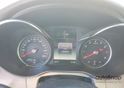 2017 Mercedes-Benz C 300 4Matic z USA, uszkodzony, nr VIN WDDWJ4KB7HF511555